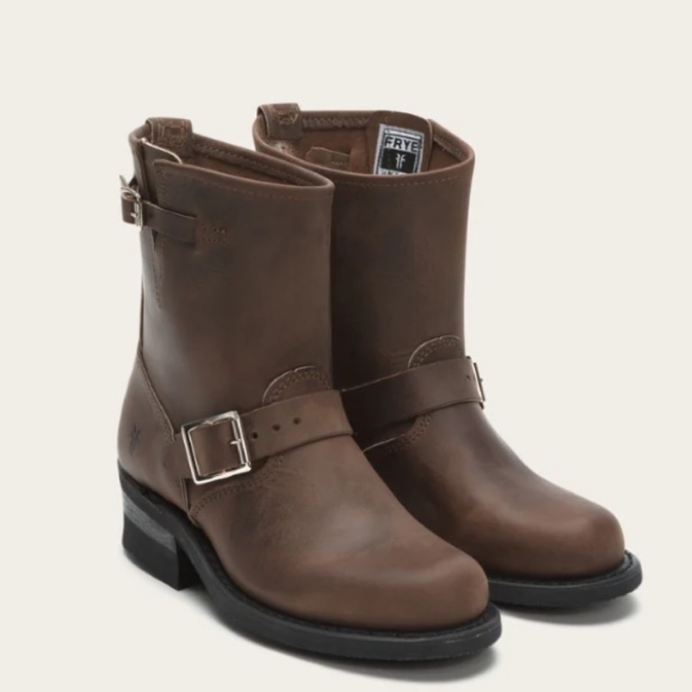 Engineer 8R Frye boots